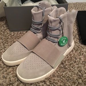 NEW Yeezy 750 Light Brown Size 9.5